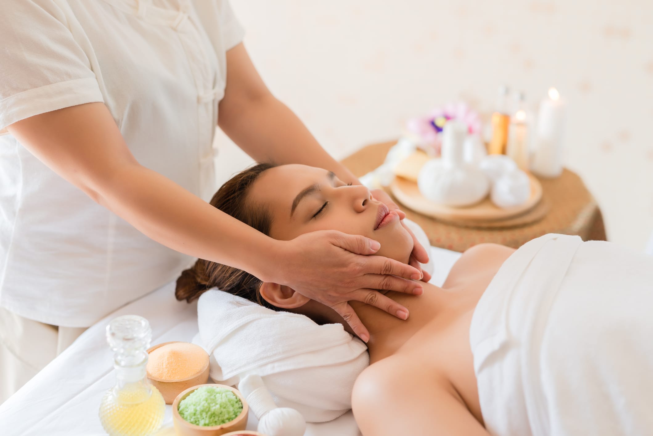 Relaxing spa retreat featuring tranquil ambiance, luxurious treatments, and rejuvenating experiences for ultimate wellness and relaxation.